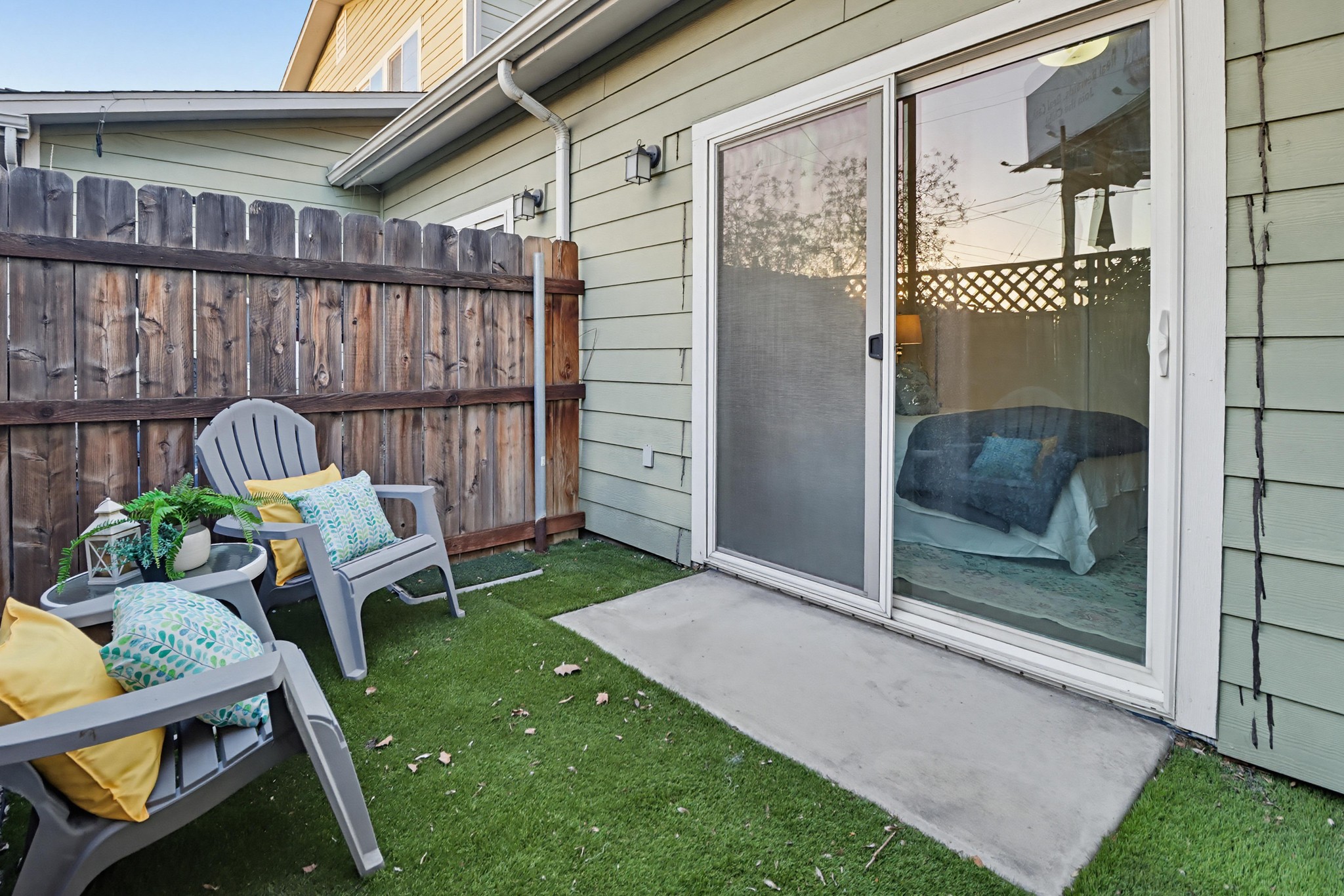Virtual tour photo 47 of 50 for 12306 Lakeshore Dr UNIT 2