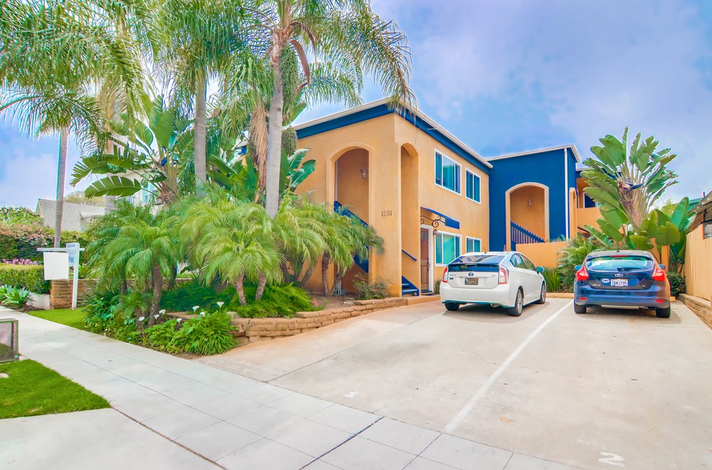 Virtual tour photo 1 of 40 for 1231 Pennsylvania Ave APT 3