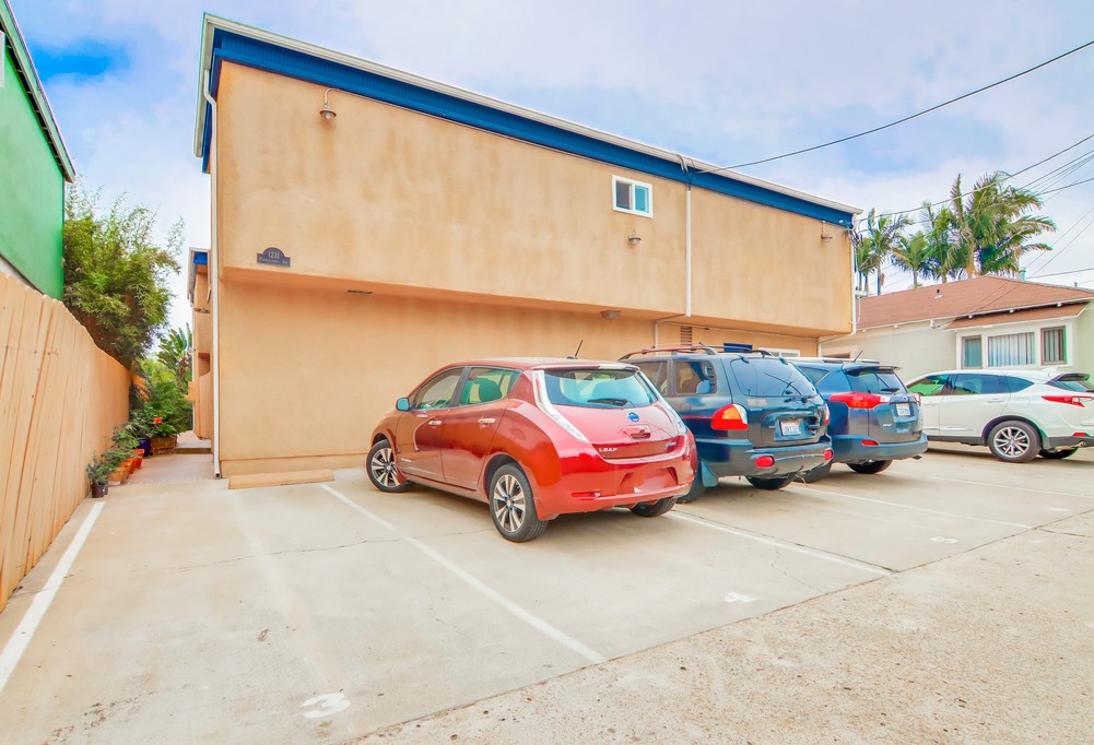 Virtual tour photo 41 of 40 for 1231 Pennsylvania Ave APT 3
