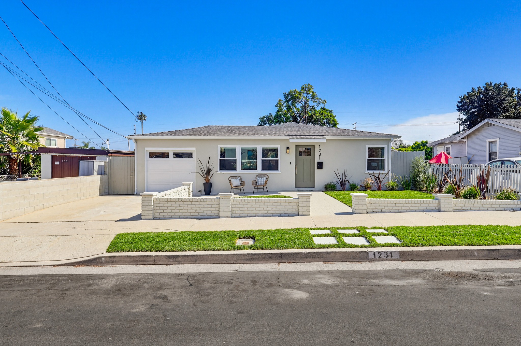 Virtual tour photo 1 of 68 for 1231 W Santa Cruz St