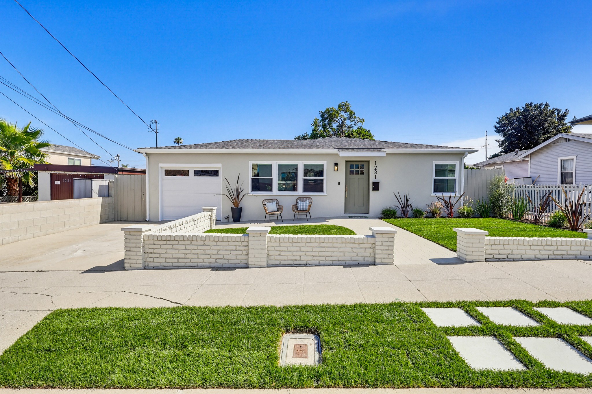 Virtual tour photo 5 of 68 for 1231 W Santa Cruz St