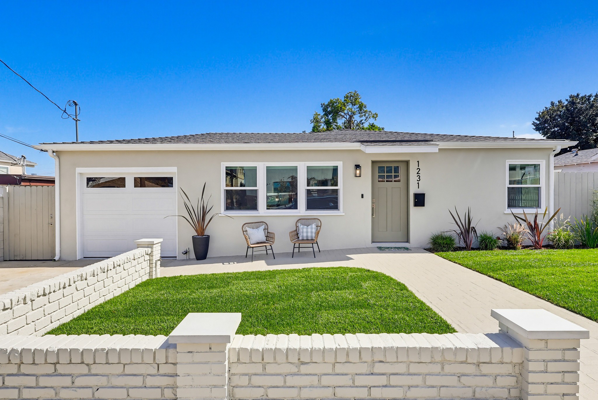 Virtual tour photo 6 of 68 for 1231 W Santa Cruz St
