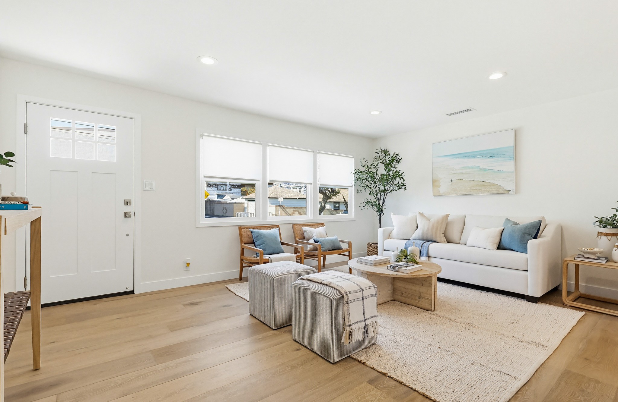 Virtual tour photo 11 of 68 for 1231 W Santa Cruz St