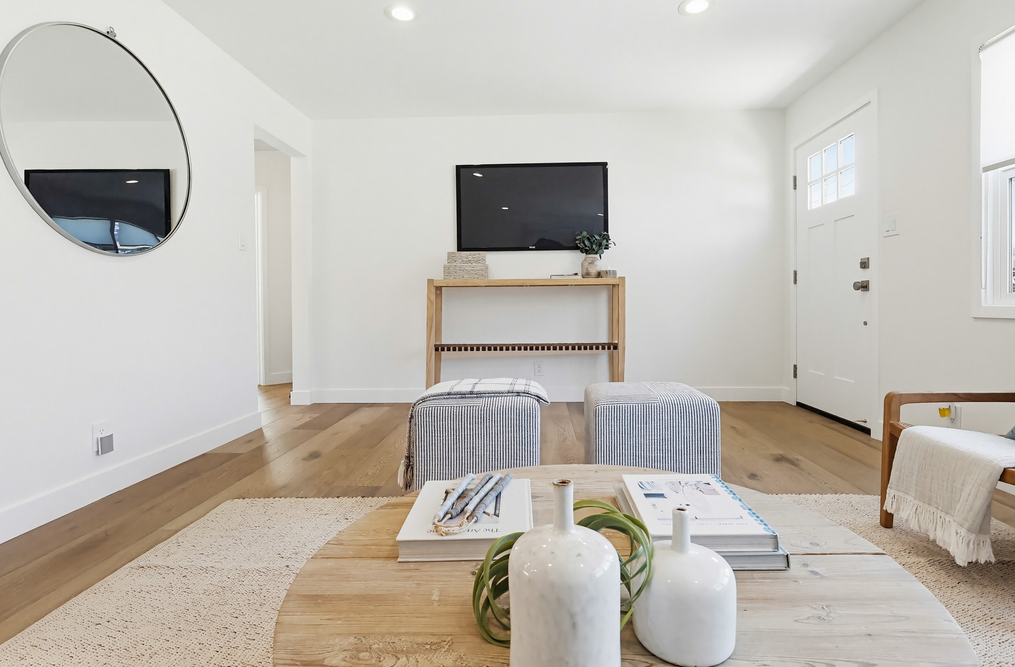 Virtual tour photo 12 of 68 for 1231 W Santa Cruz St