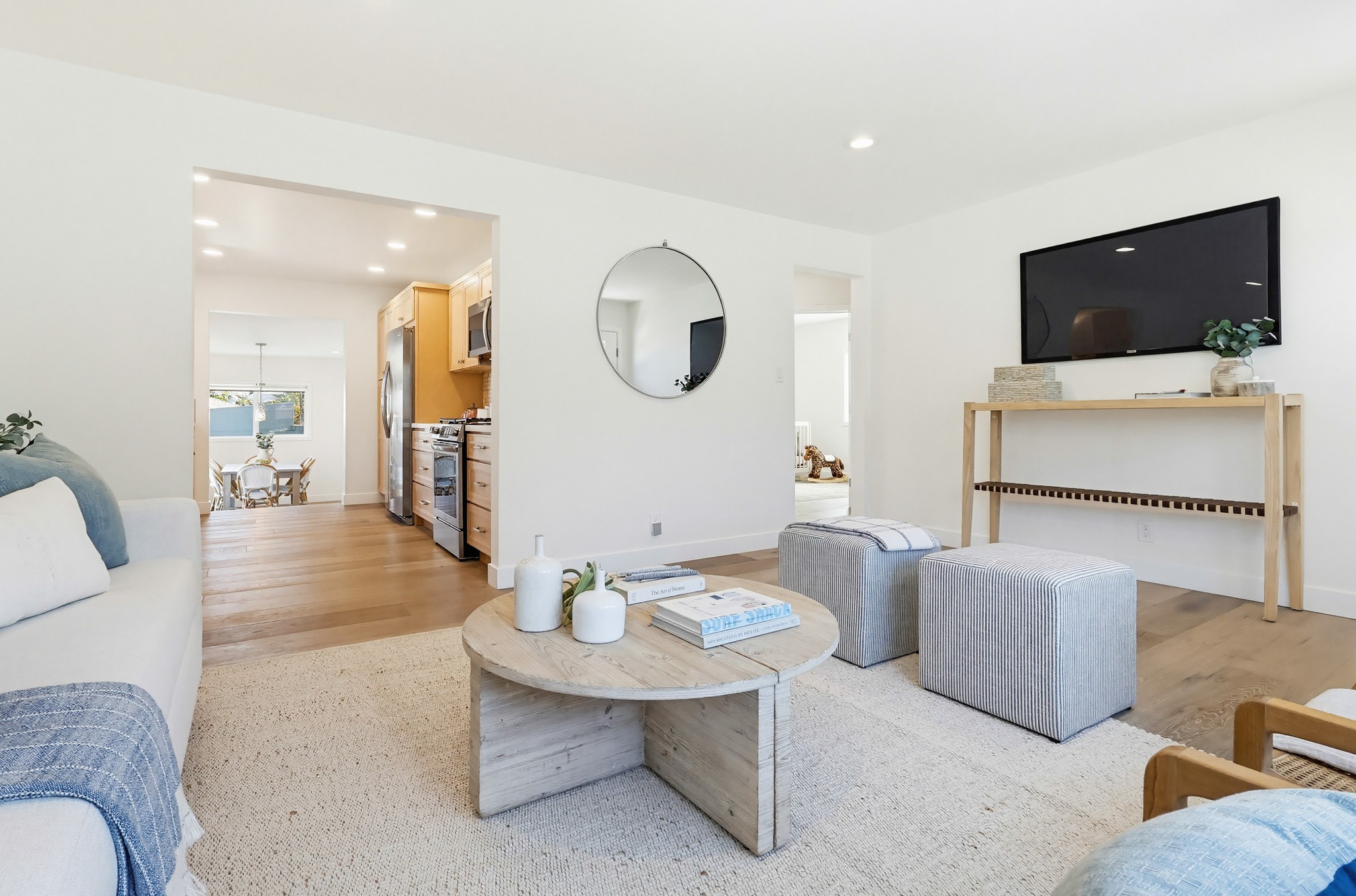 Virtual tour photo 13 of 68 for 1231 W Santa Cruz St