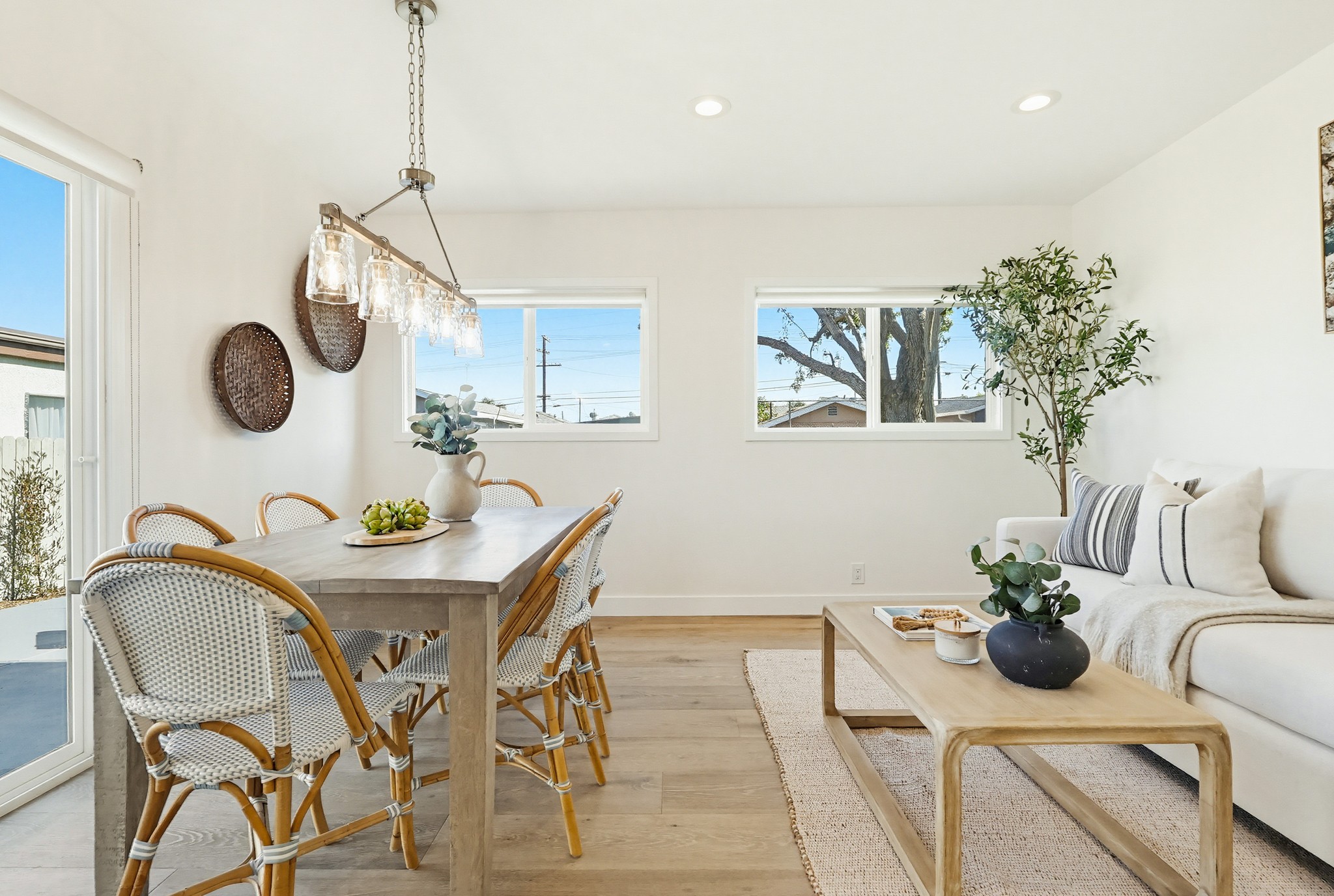 Virtual tour photo 22 of 68 for 1231 W Santa Cruz St