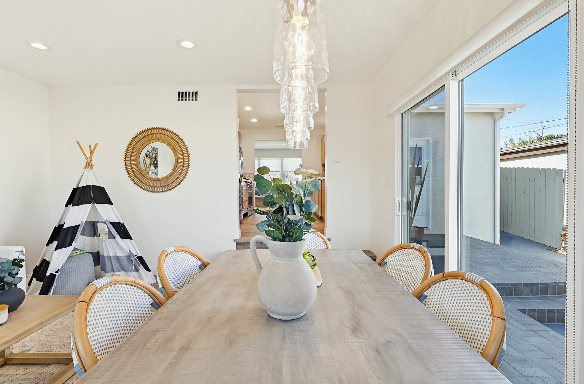 Virtual tour photo 26 of 68 for 1231 W Santa Cruz St