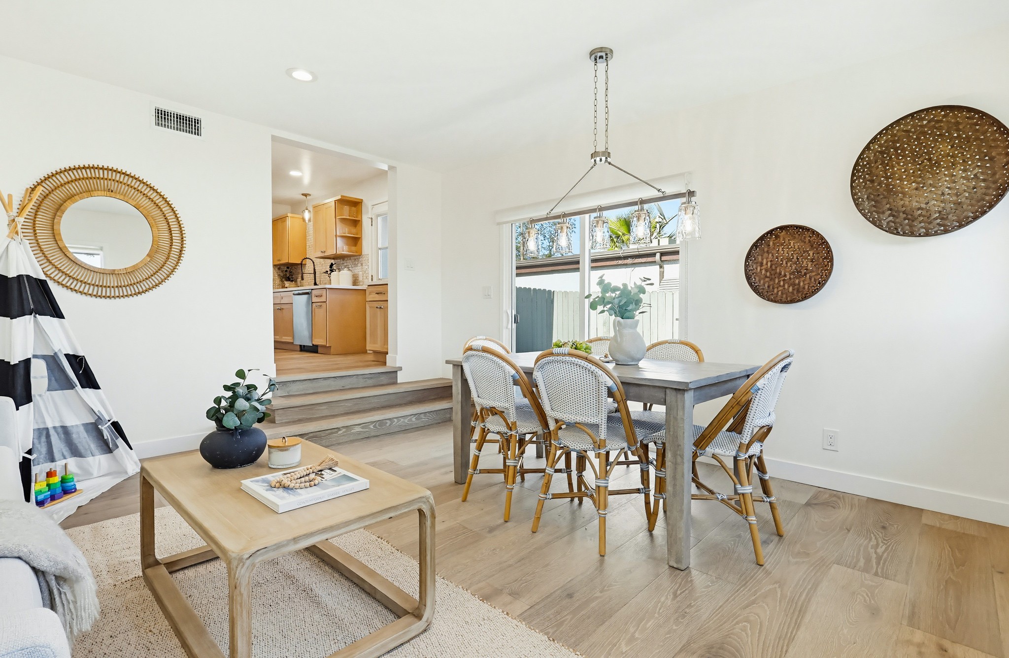 Virtual tour photo 27 of 68 for 1231 W Santa Cruz St