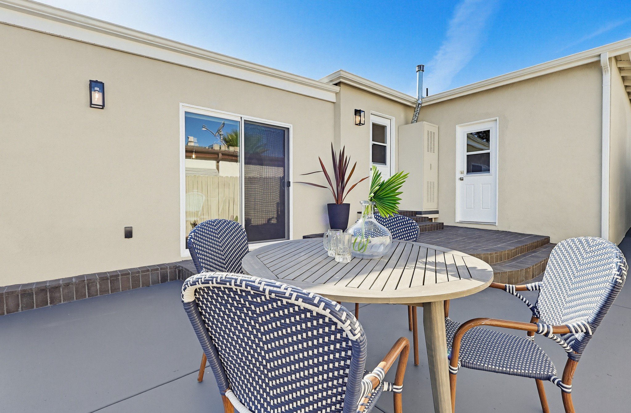 Virtual tour photo 56 of 68 for 1231 W Santa Cruz St