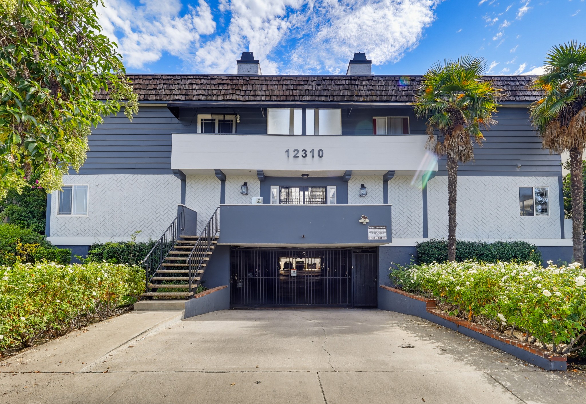 Virtual tour photo 1 of 54 for 12310 Burbank Blvd Apt 13