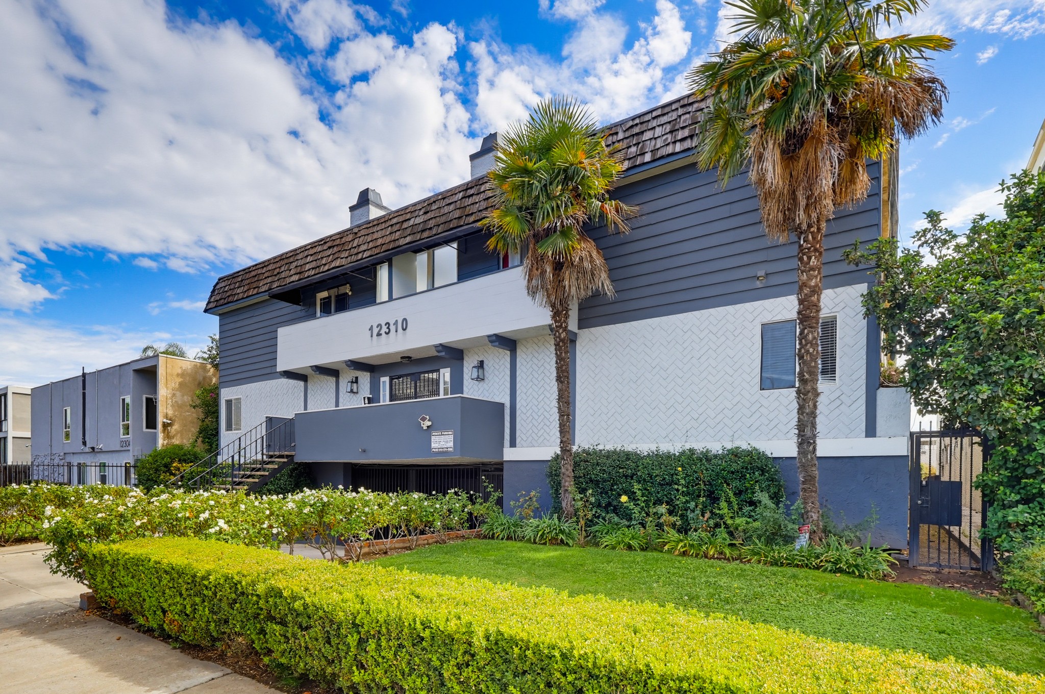 Virtual tour photo 3 of 54 for 12310 Burbank Blvd Apt 13