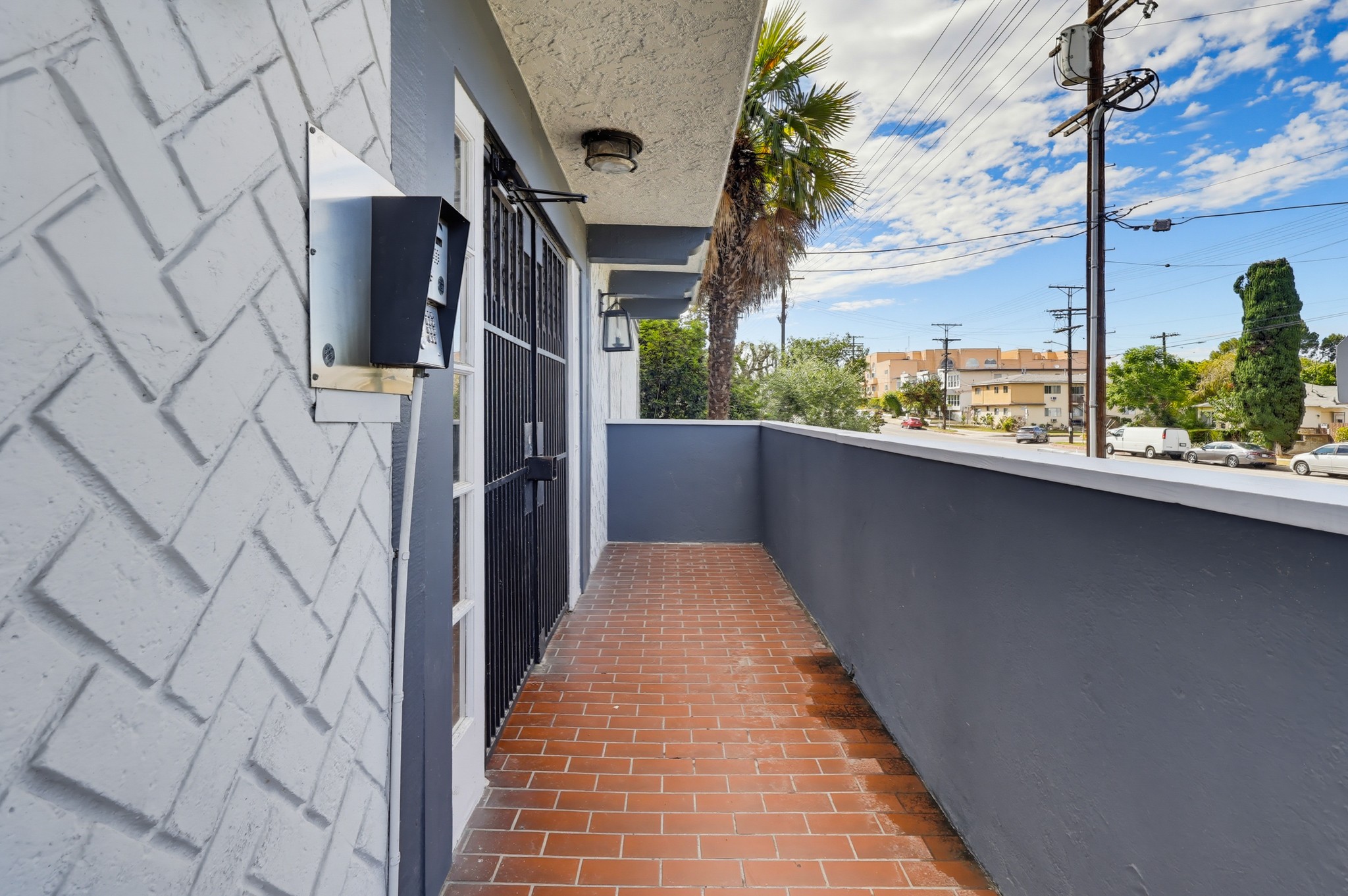 Virtual tour photo 5 of 54 for 12310 Burbank Blvd Apt 13