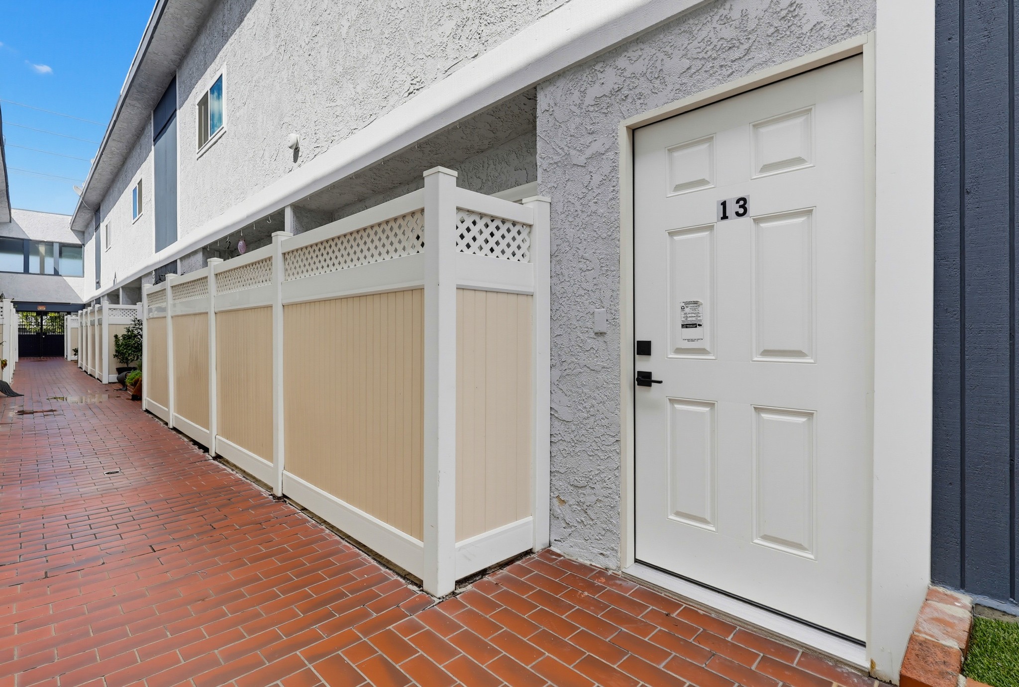 Virtual tour photo 7 of 54 for 12310 Burbank Blvd Apt 13
