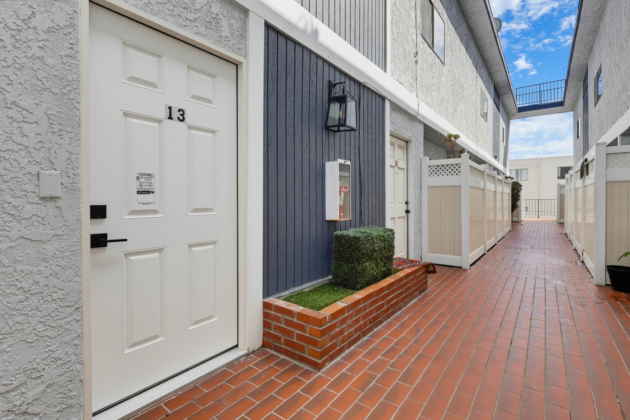 Virtual tour photo 8 of 54 for 12310 Burbank Blvd Apt 13