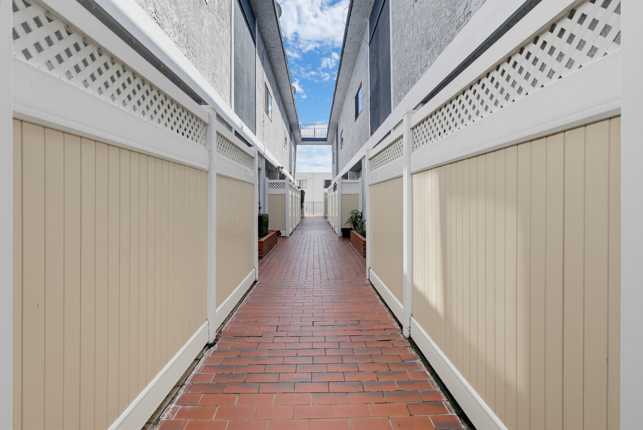 Virtual tour photo 9 of 54 for 12310 Burbank Blvd Apt 13