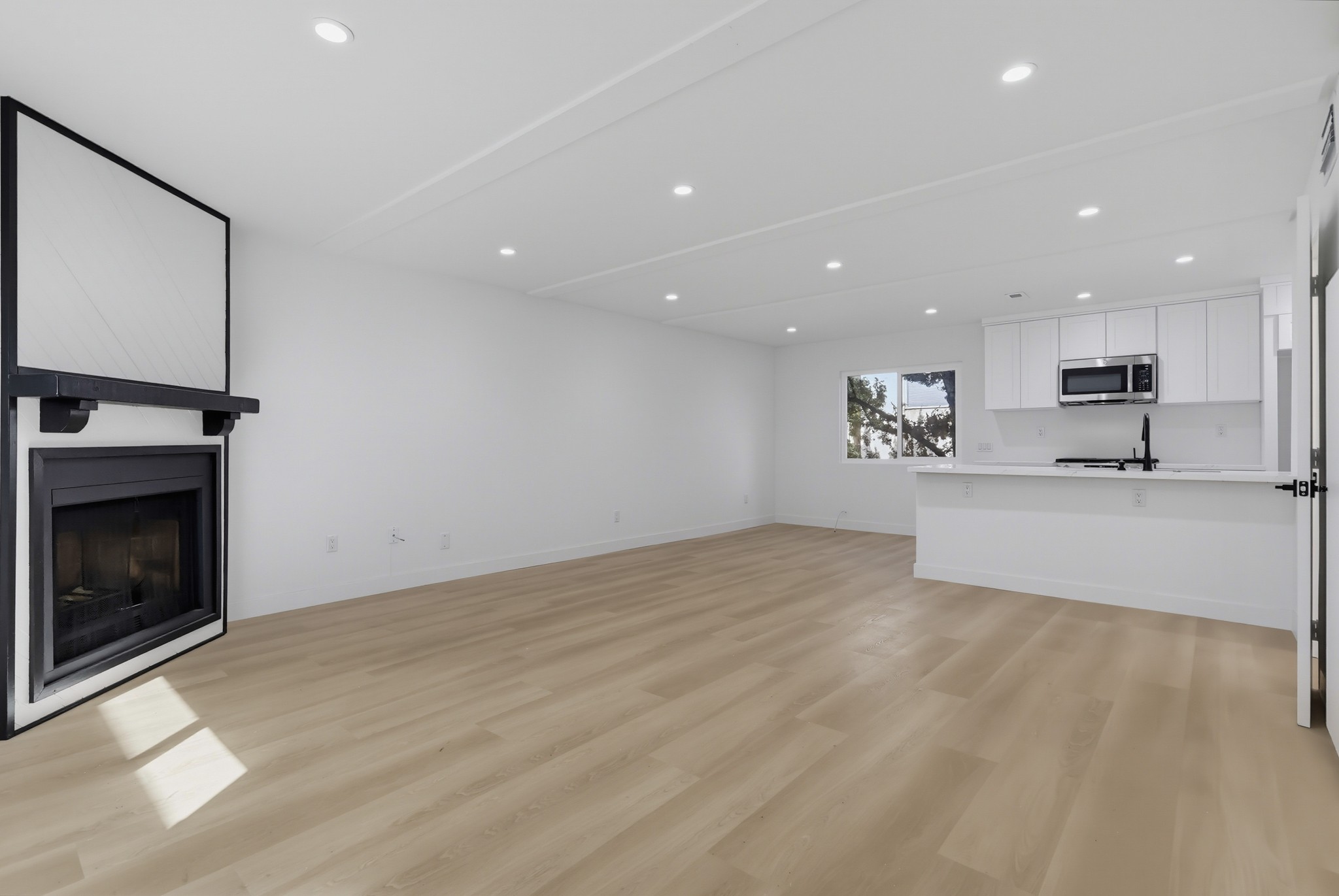 Virtual tour photo 10 of 54 for 12310 Burbank Blvd Apt 13