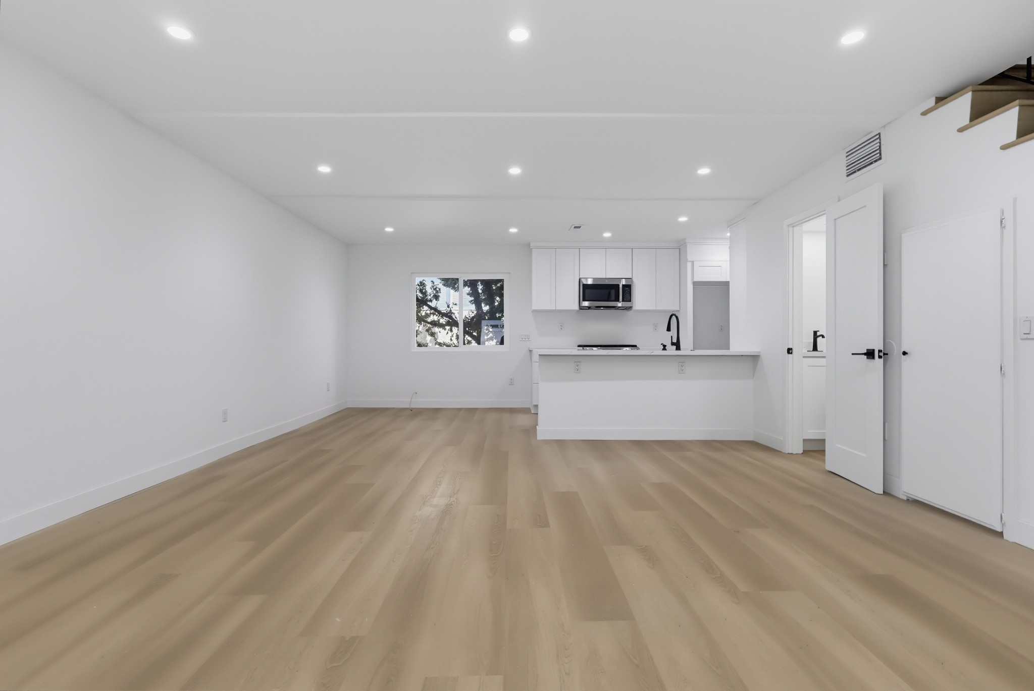 Virtual tour photo 11 of 54 for 12310 Burbank Blvd Apt 13