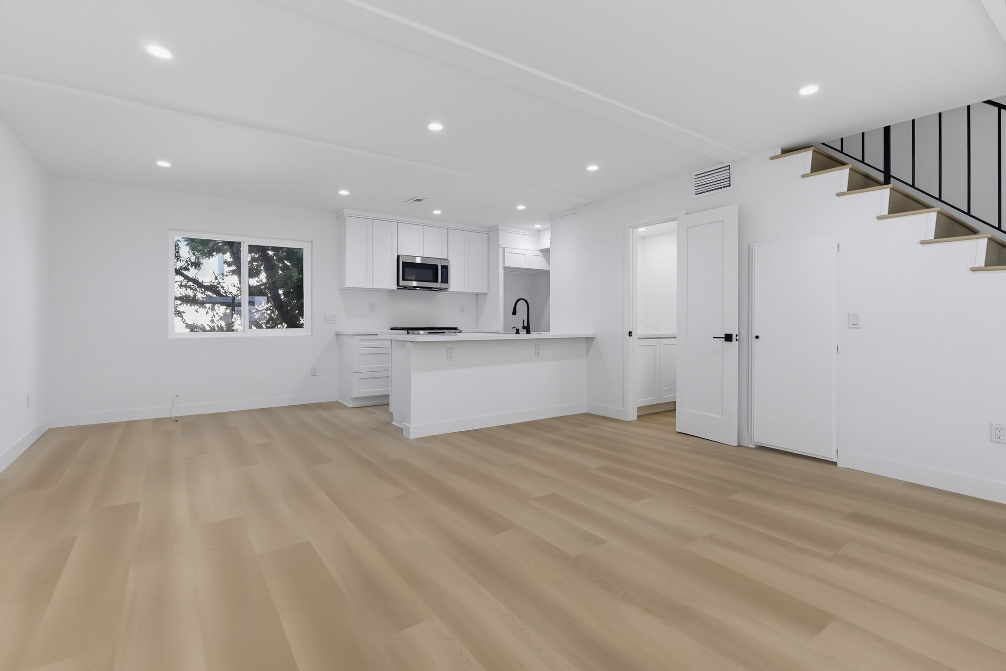 Virtual tour photo 12 of 54 for 12310 Burbank Blvd Apt 13