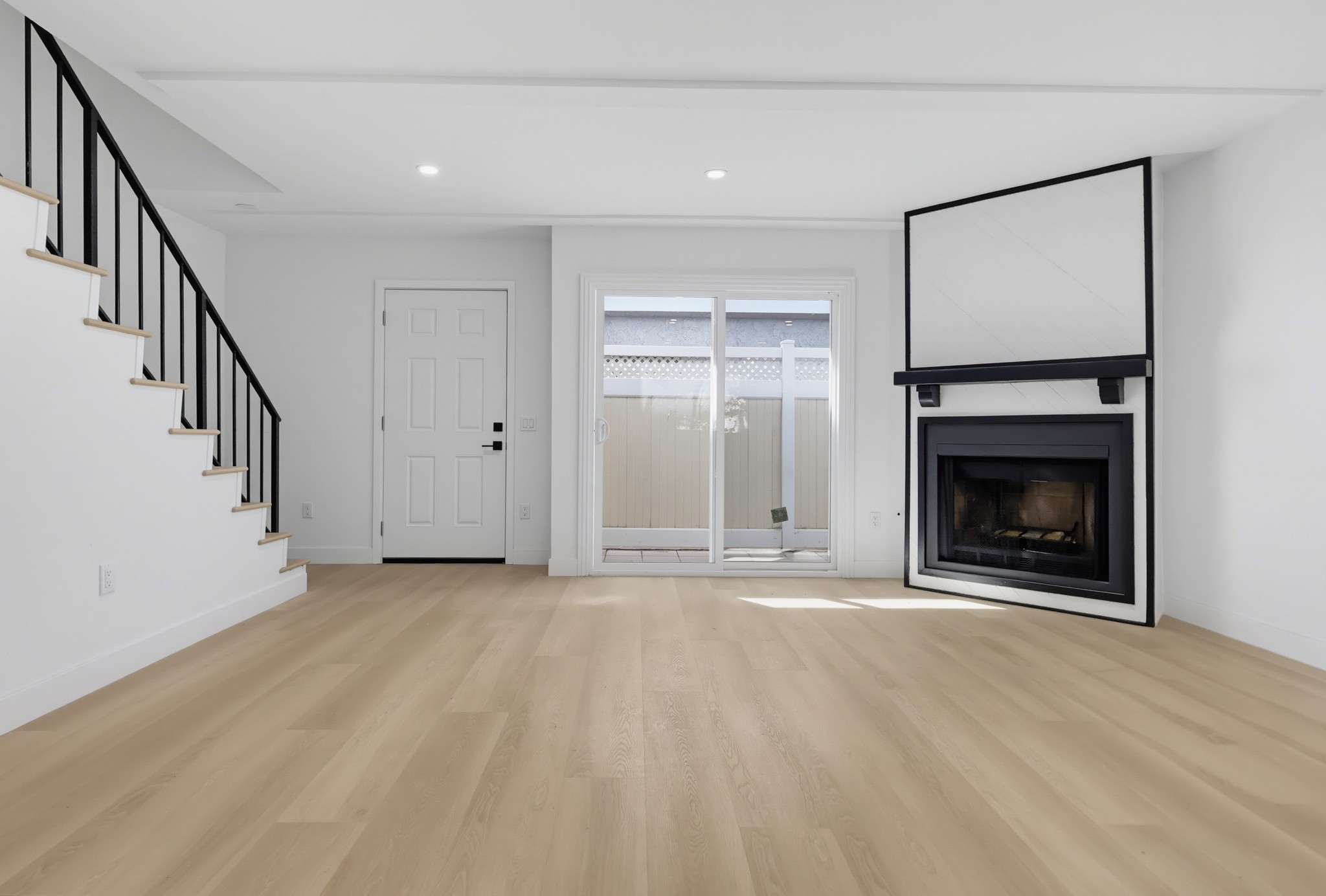 Virtual tour photo 14 of 54 for 12310 Burbank Blvd Apt 13