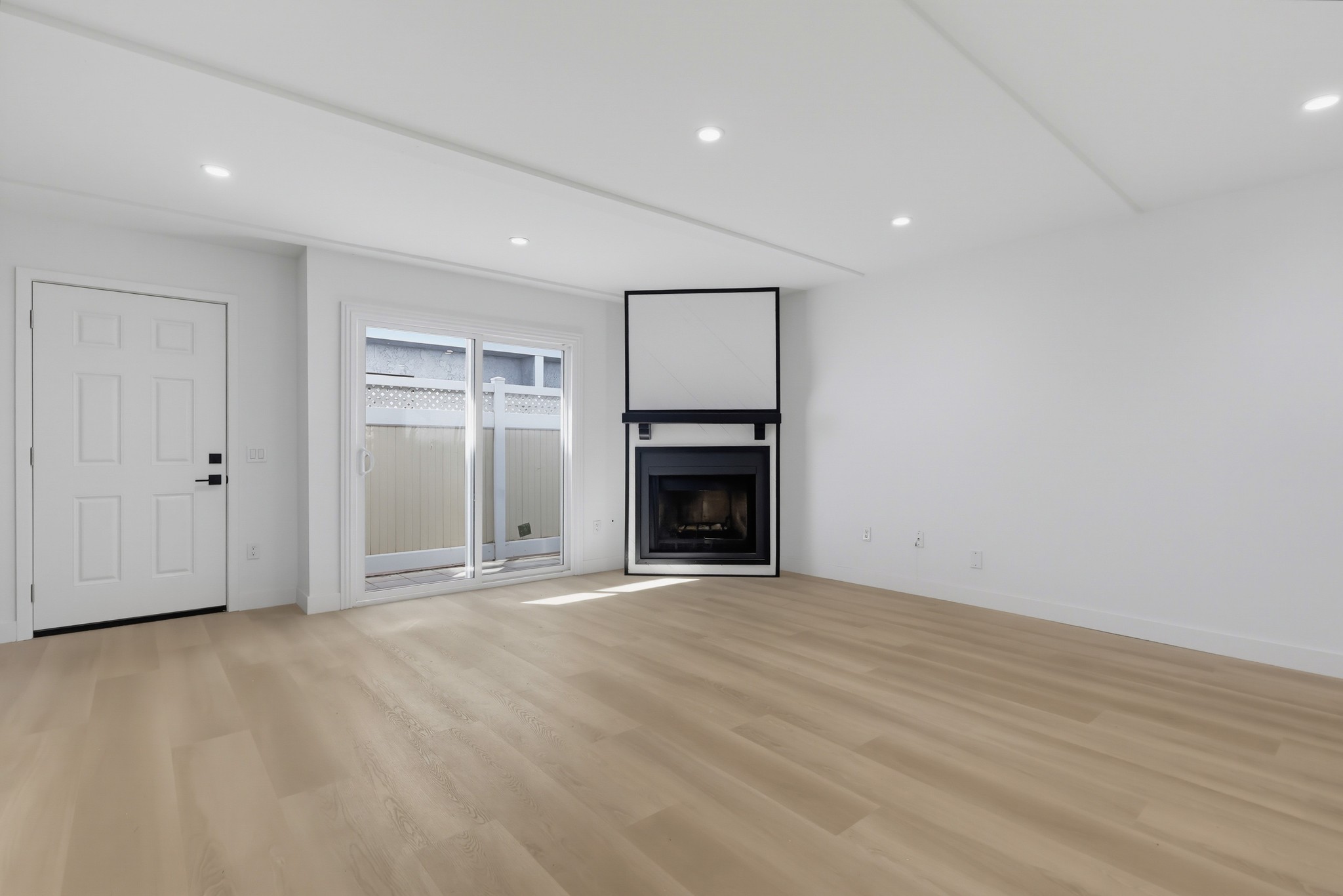 Virtual tour photo 15 of 54 for 12310 Burbank Blvd Apt 13