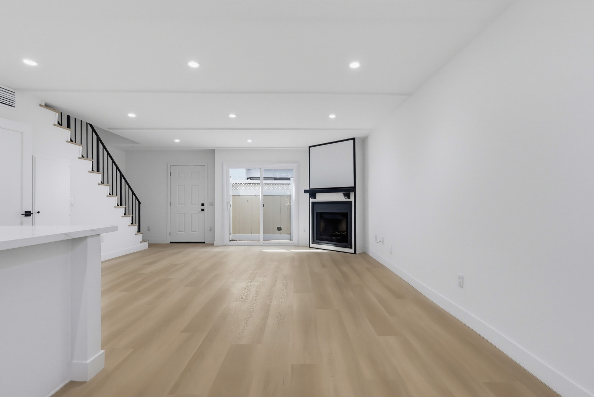 Virtual tour photo 19 of 54 for 12310 Burbank Blvd Apt 13
