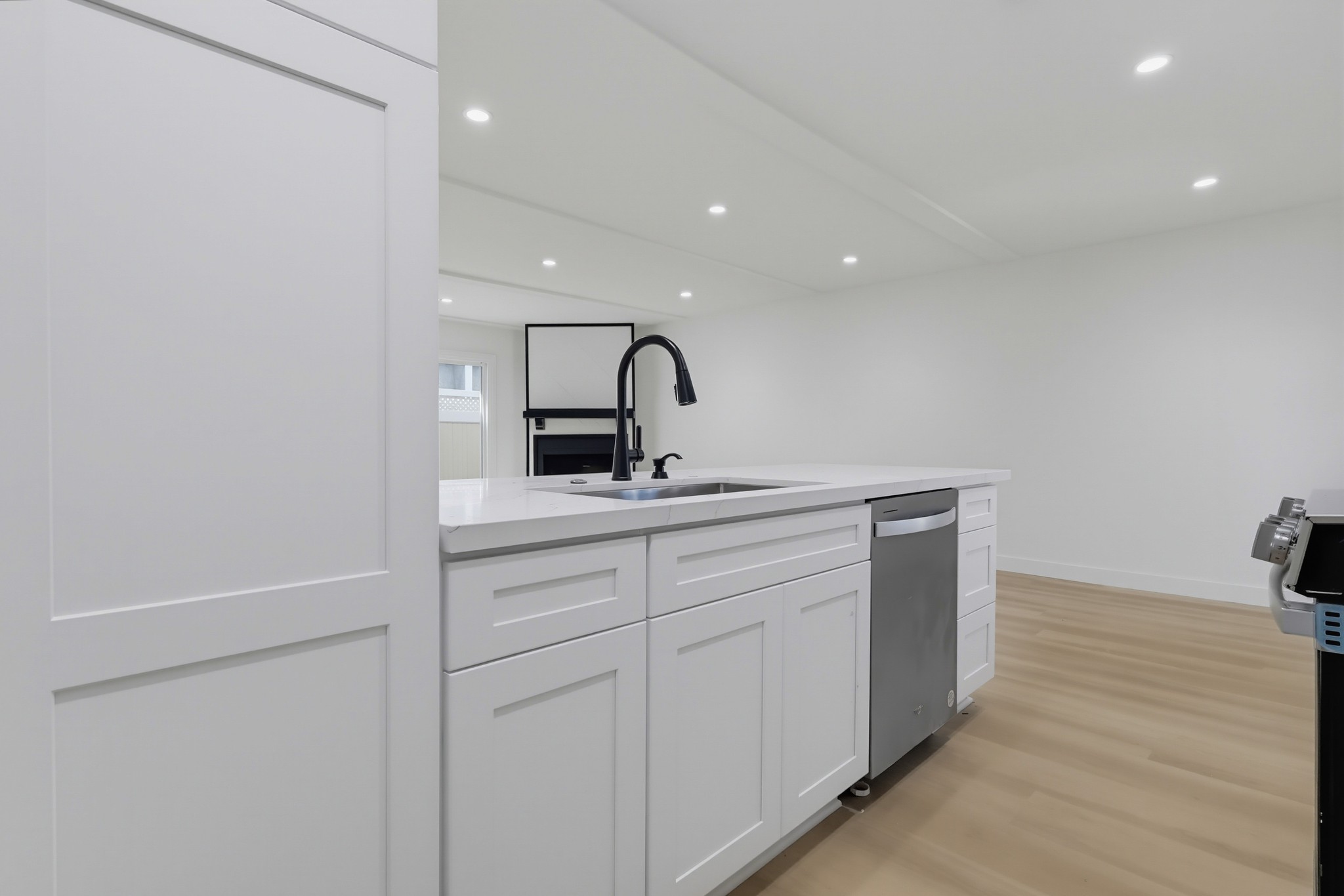 Virtual tour photo 23 of 54 for 12310 Burbank Blvd Apt 13