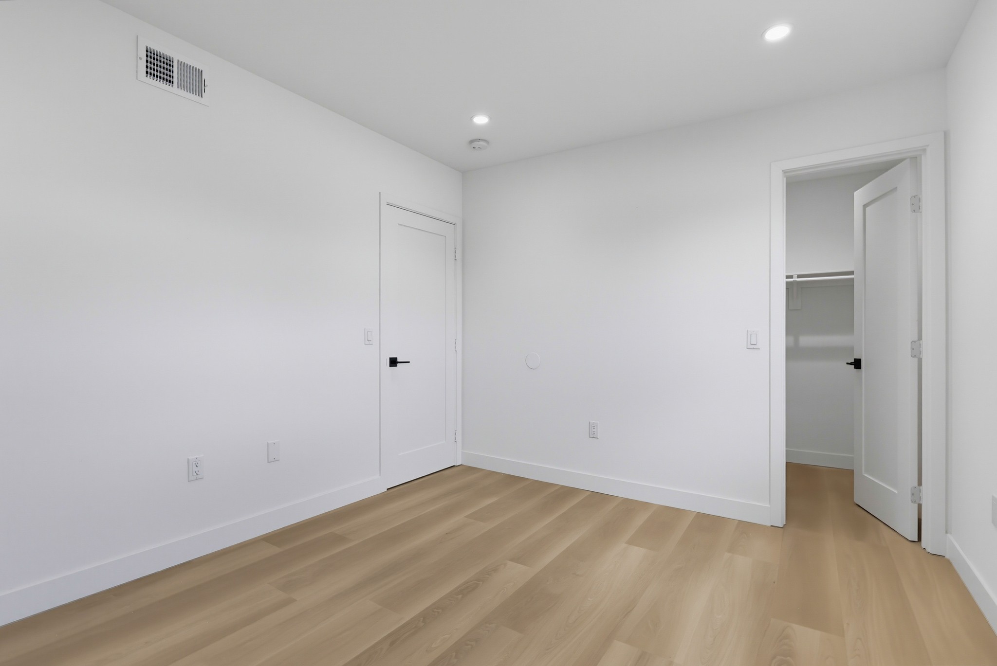 Virtual tour photo 40 of 54 for 12310 Burbank Blvd Apt 13