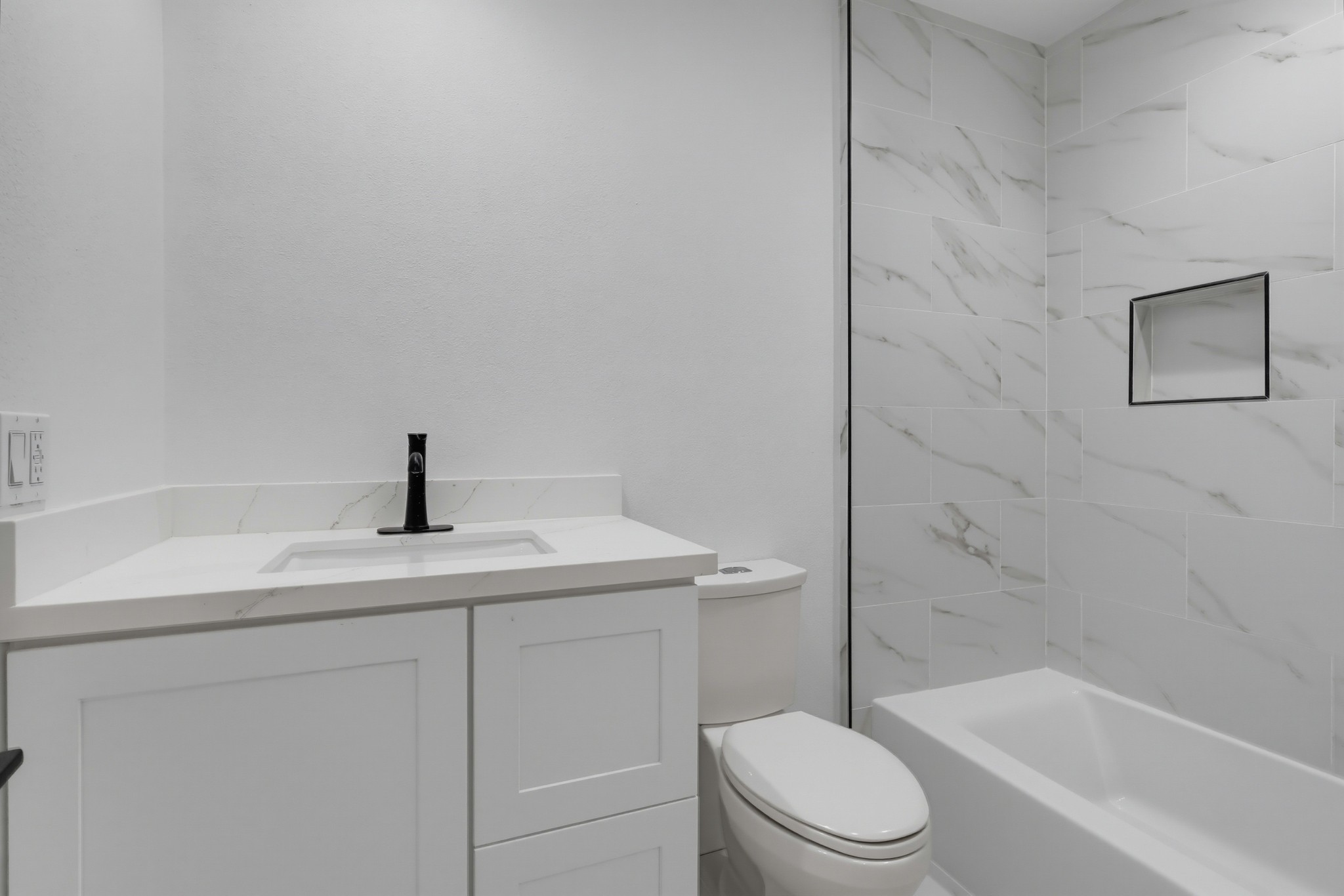 Virtual tour photo 44 of 54 for 12310 Burbank Blvd Apt 13