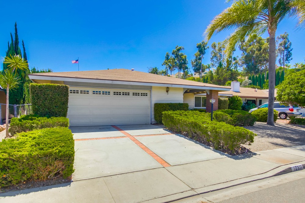 Virtual tour photo 4 of 46 for 12311 Lomica Dr