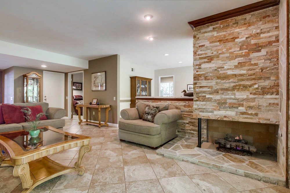 Virtual tour photo 9 of 46 for 12311 Lomica Dr