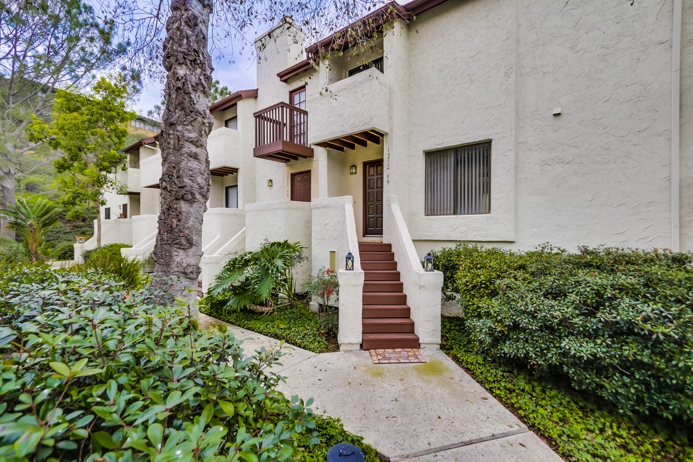 Virtual tour photo 1 of 35 for 1232 River Glen Row #59