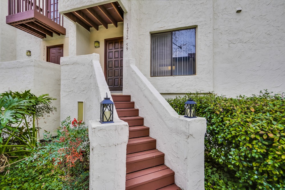 Virtual tour photo 3 of 35 for 1232 River Glen Row #59
