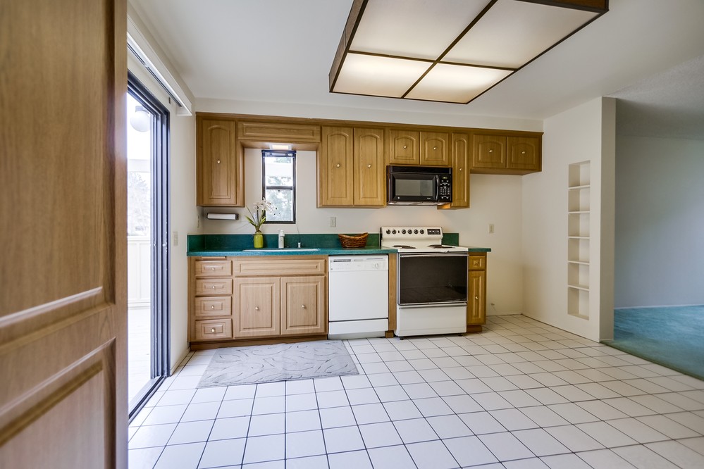 Virtual tour photo 6 of 35 for 1232 River Glen Row #59