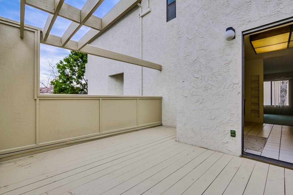 Virtual tour photo 9 of 35 for 1232 River Glen Row #59