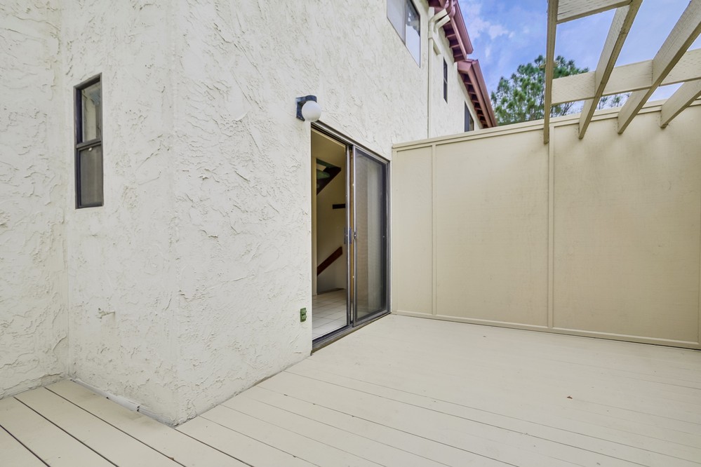 Virtual tour photo 11 of 35 for 1232 River Glen Row #59