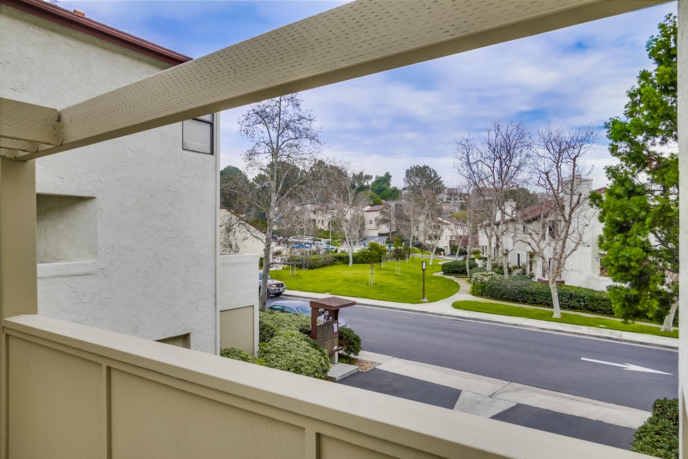 Virtual tour photo 10 of 35 for 1232 River Glen Row #59