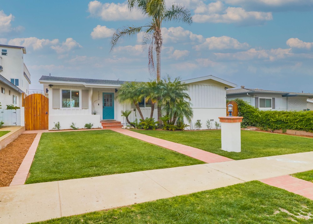 Virtual tour photo 3 of 40 for 1233 Tourmaline St