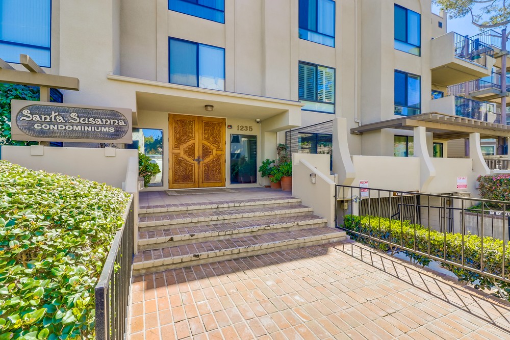 Virtual tour photo 1 of 40 for 1235 Parker Pl UNIT 2J