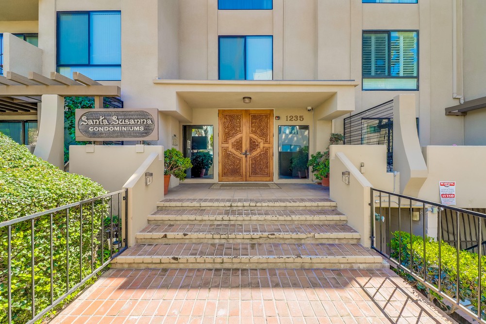 Virtual tour photo 3 of 40 for 1235 Parker Pl UNIT 2J
