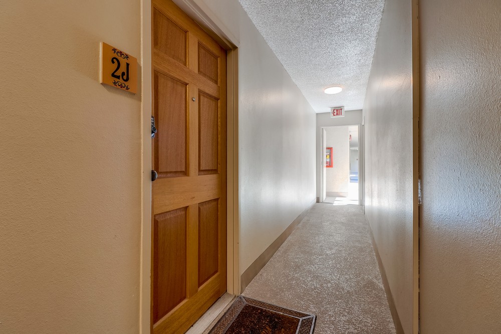 Virtual tour photo 4 of 40 for 1235 Parker Pl UNIT 2J