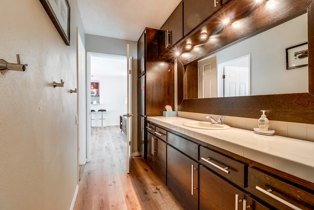 Virtual tour photo 30 of 40 for 1235 Parker Pl UNIT 2J