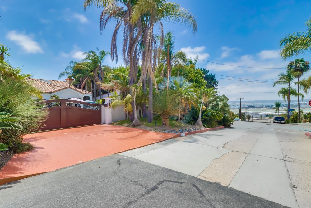 Virtual tour photo 1 of 64 for 1235 Sassafras St