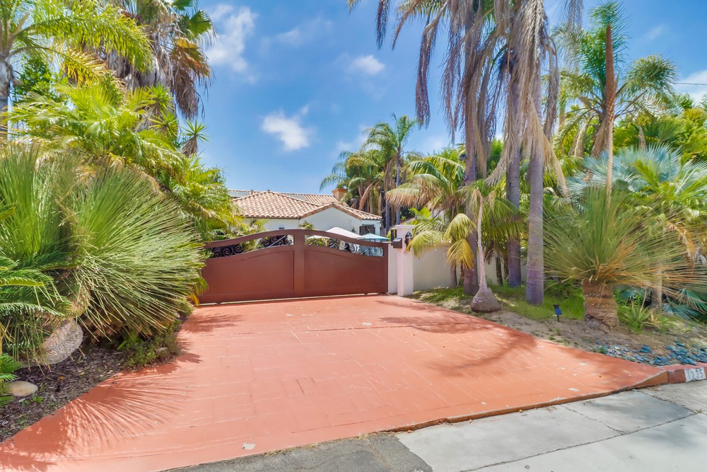 Virtual tour photo 4 of 64 for 1235 Sassafras St
