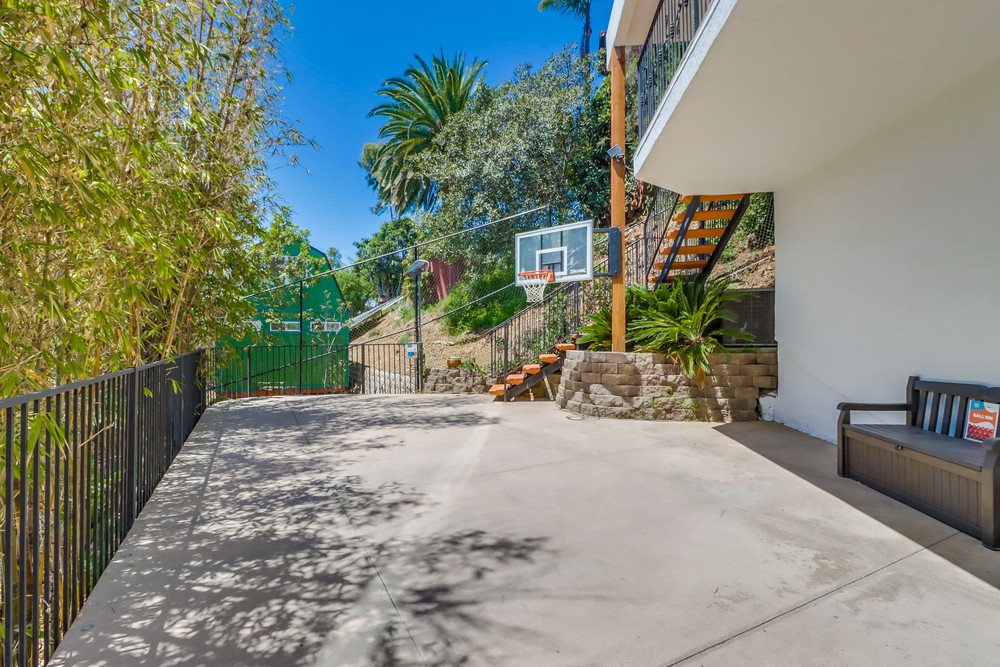 Virtual tour photo 63 of 64 for 1235 Sassafras St
