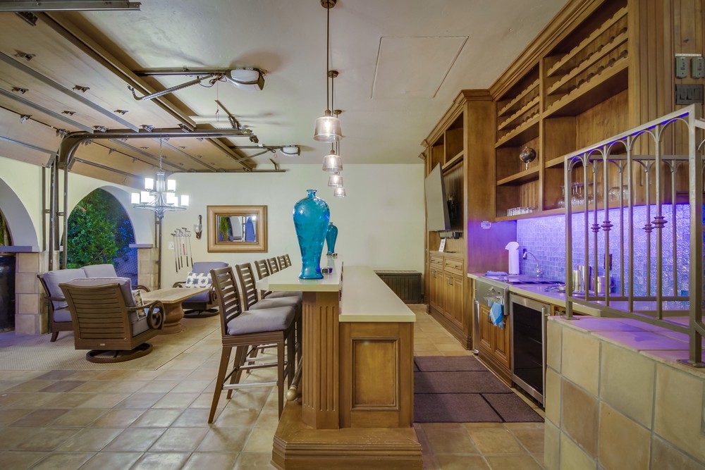 Virtual tour photo 7 of 92 for 1235 Sassafras St