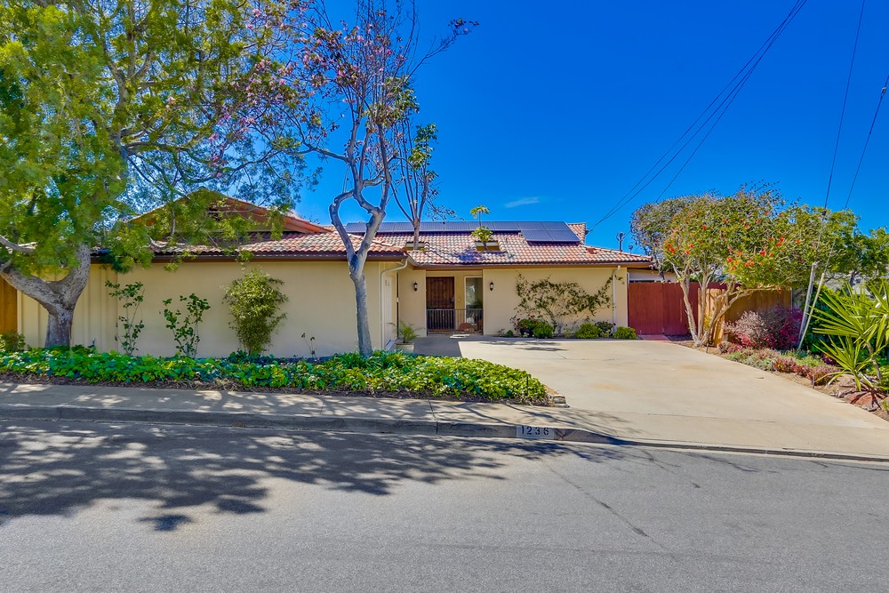 Virtual tour photo 1 of 64 for 1236 Concord St