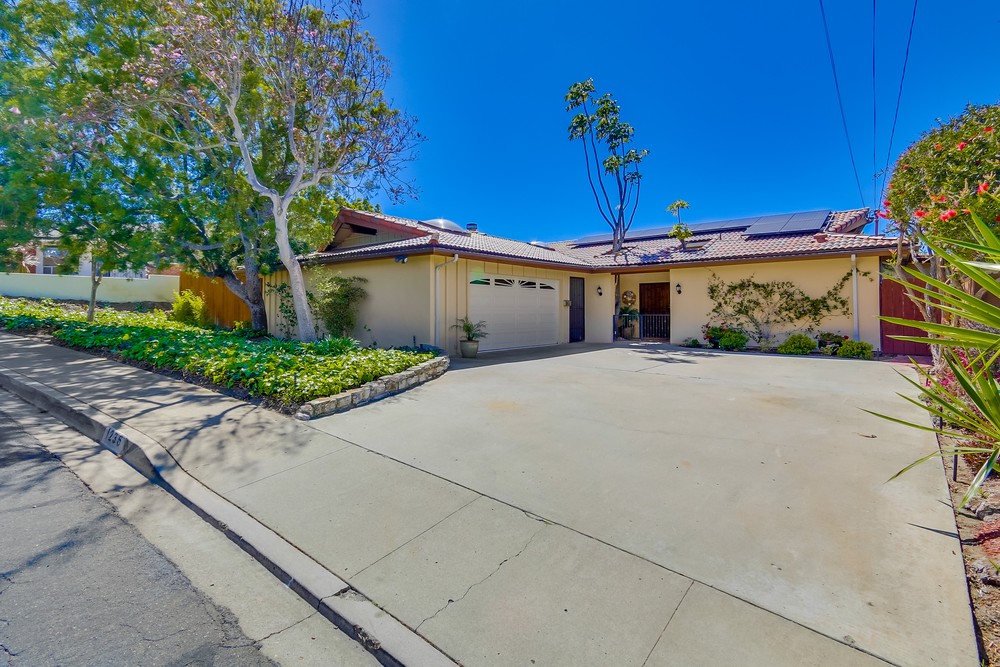 Virtual tour photo 4 of 64 for 1236 Concord St