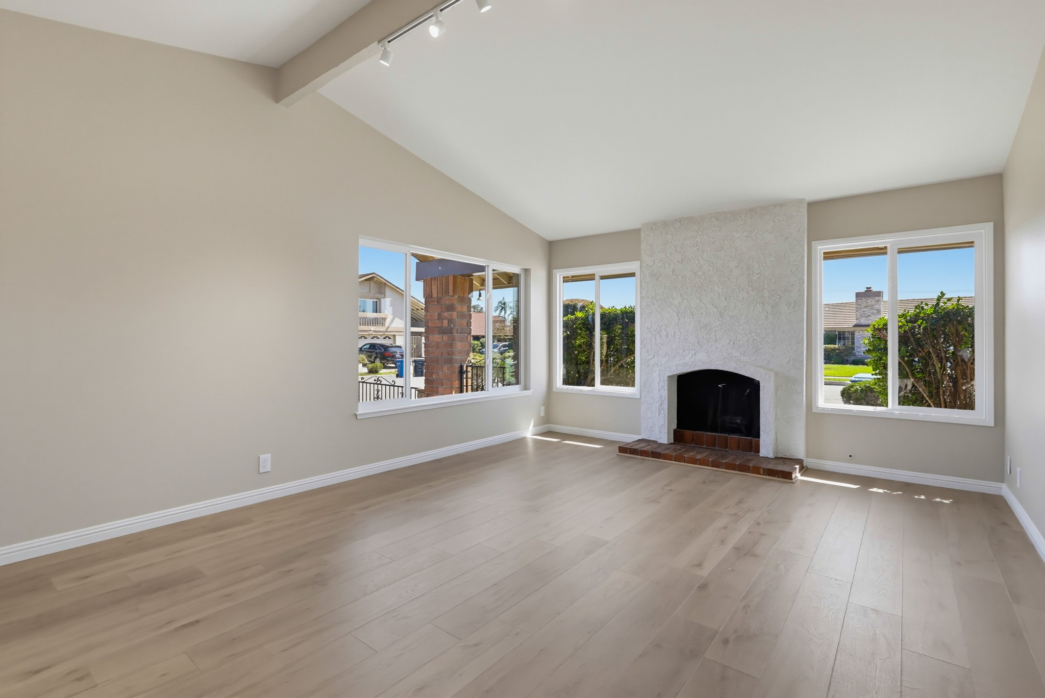 Virtual tour photo 14 of 73 for 12361 Paseo Dr