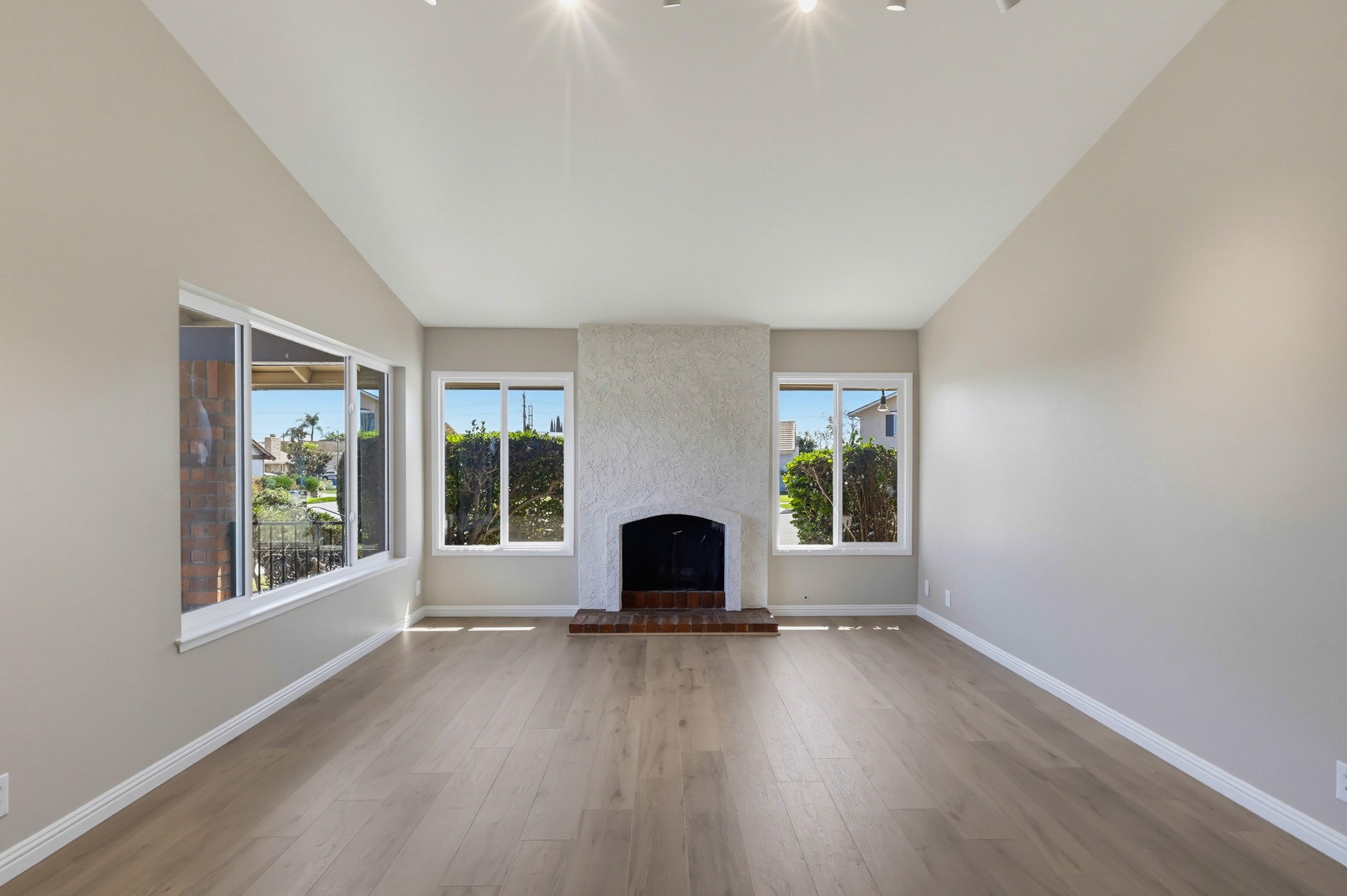 Virtual tour photo 15 of 73 for 12361 Paseo Dr