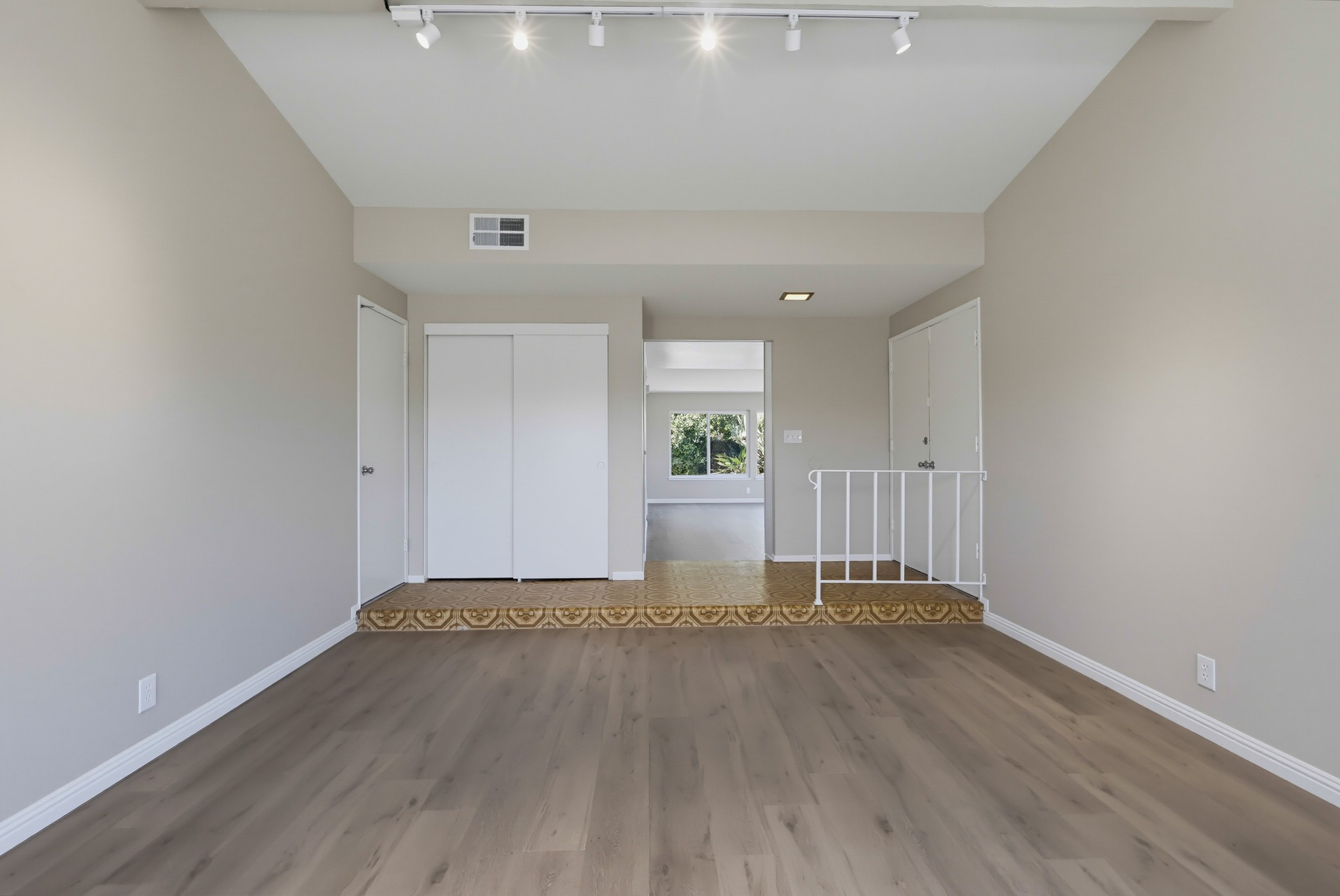 Virtual tour photo 16 of 73 for 12361 Paseo Dr